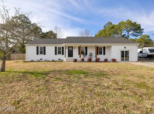 104 Oakdale Dr, Moyock, NC 27958