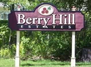 23 Shaker Hill Rd, Hooksett, NH 03106