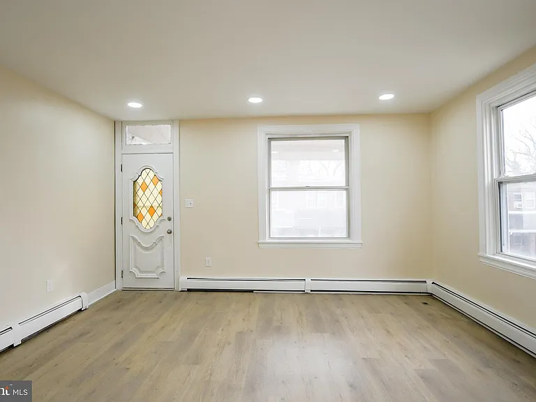 3817 Dennison Ave — Photo 6