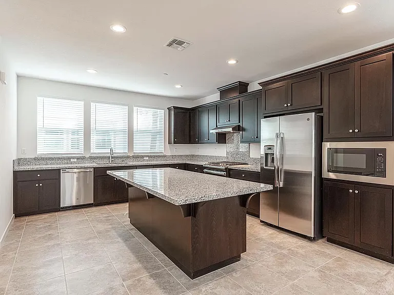 210 Ashton Way — Photo 6