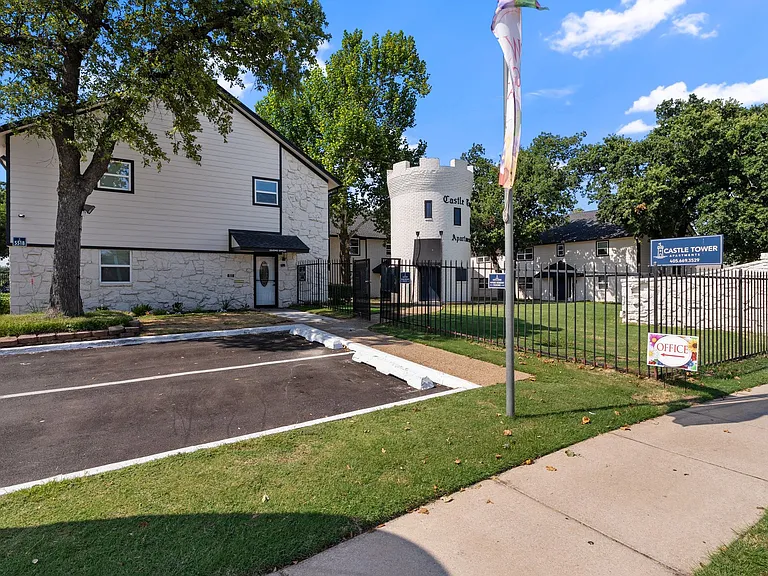 Castle Tower Apartments | Renovated Homes in Northwest Oklahoma City — Photo 8