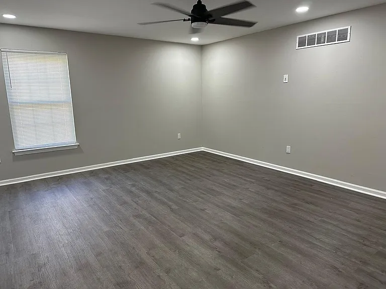 758 Shropshire Dr — Photo 36