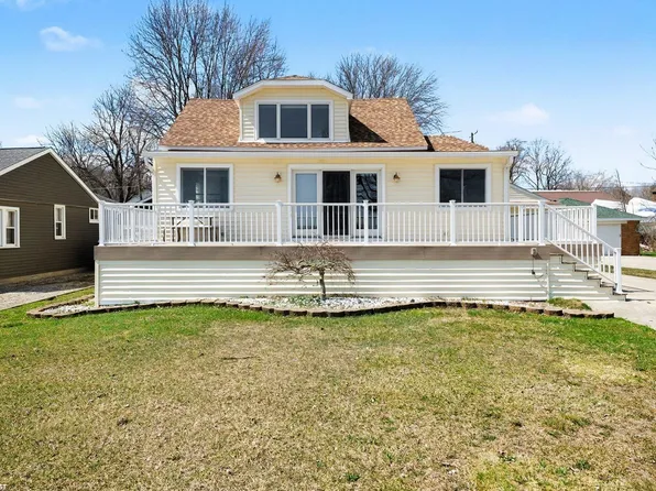 3292 S Channel Dr, Harsens Island, MI 48028