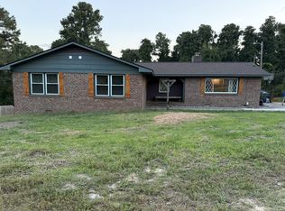 5815 Permastone Lake Rd, Hope Mills, NC 28348