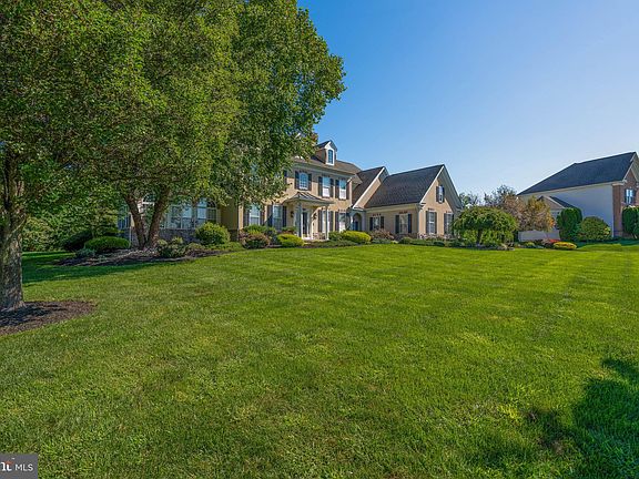 4th image of 209 Sammons Pond Dr