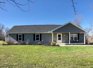 99 Fawn Ln, Blanchester, OH 45107