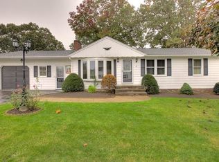 4 Pond View Dr, Coventry, RI 02816