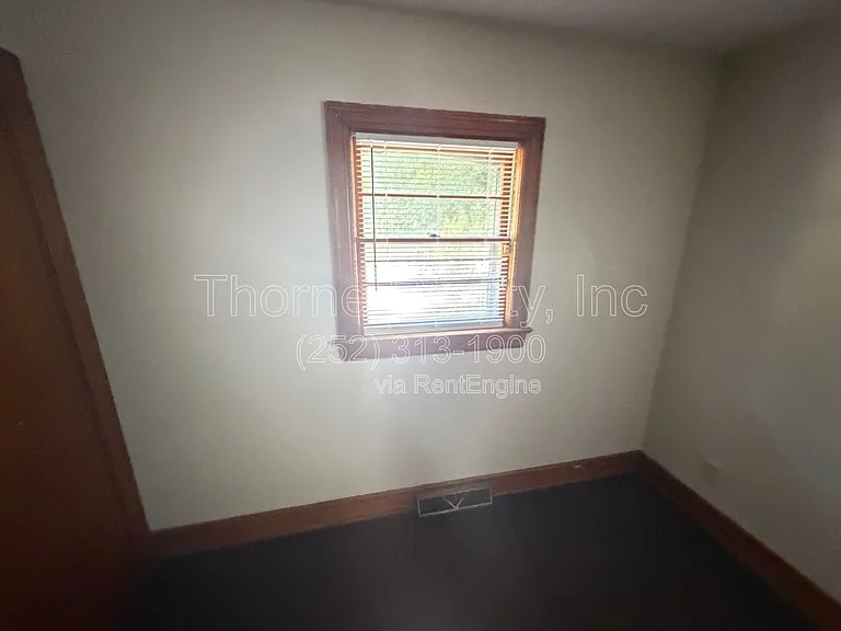 1425 Hargrove St — Photo 13