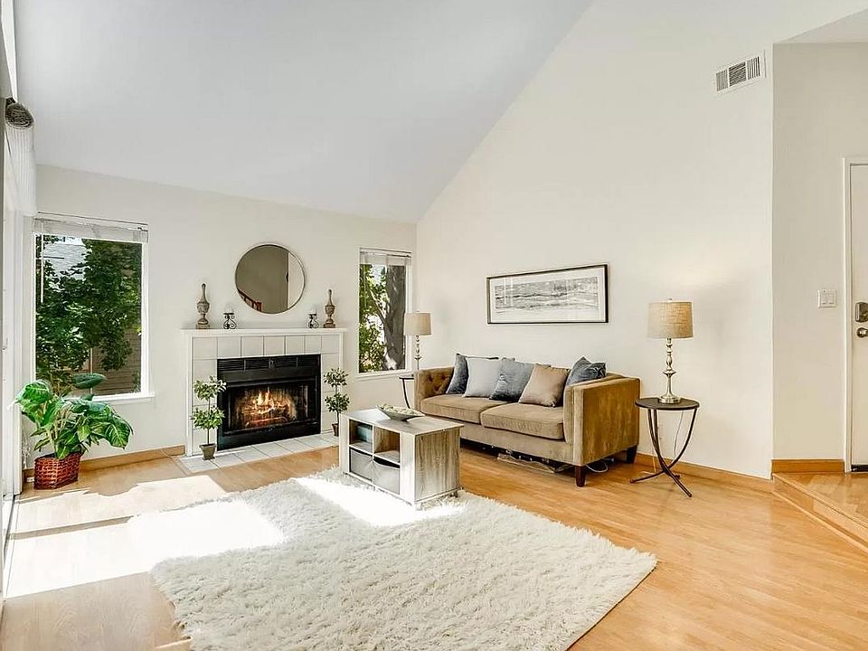 Modern High Ceilings, Wood Floors.