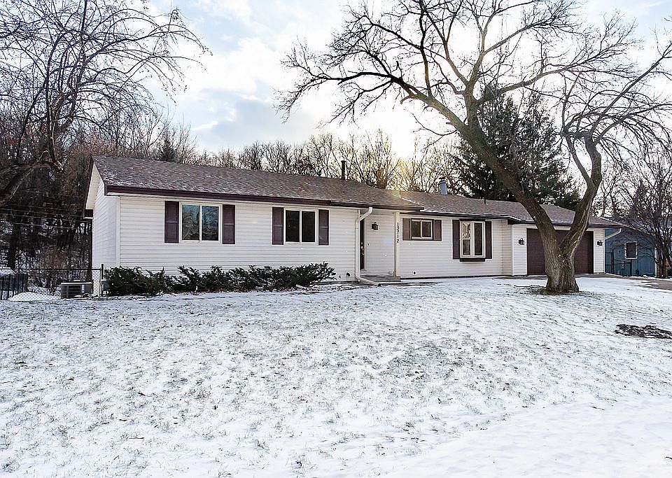 1st image of 13712 Wellington Cres E