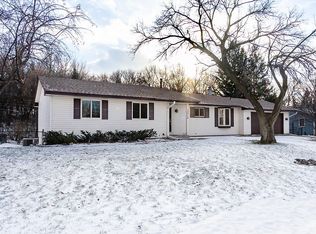 13712 Wellington Cres E, Burnsville, MN 55337