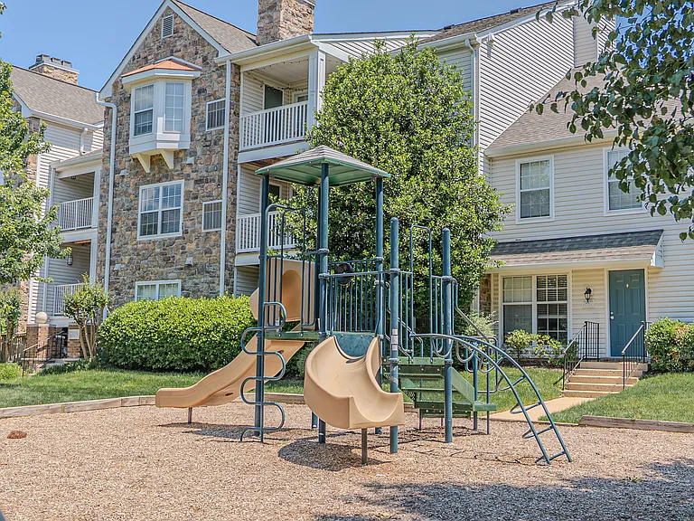 Saratoga Square — Photo 14