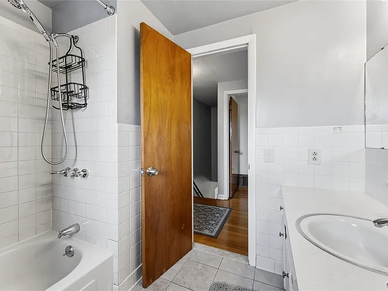 Stanton Dr — Photo 22