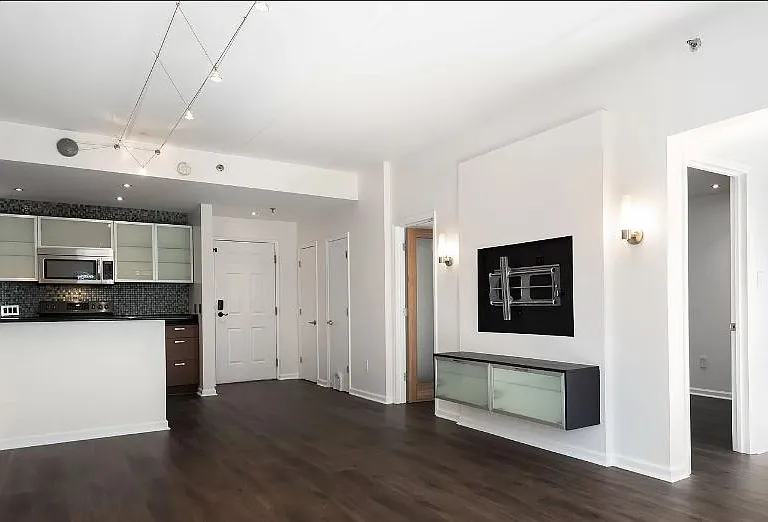 211 Heritage Blvd #504 — Photo 2