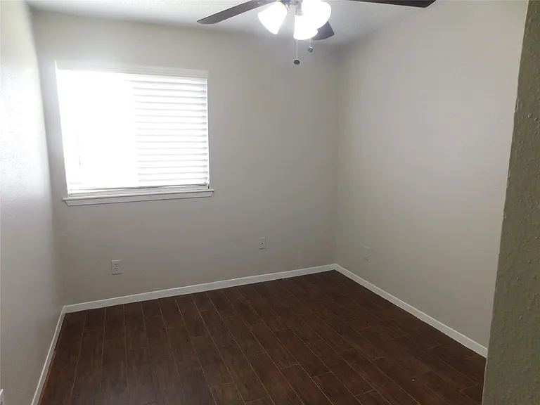 4403 Alamo Ave — Photo 10