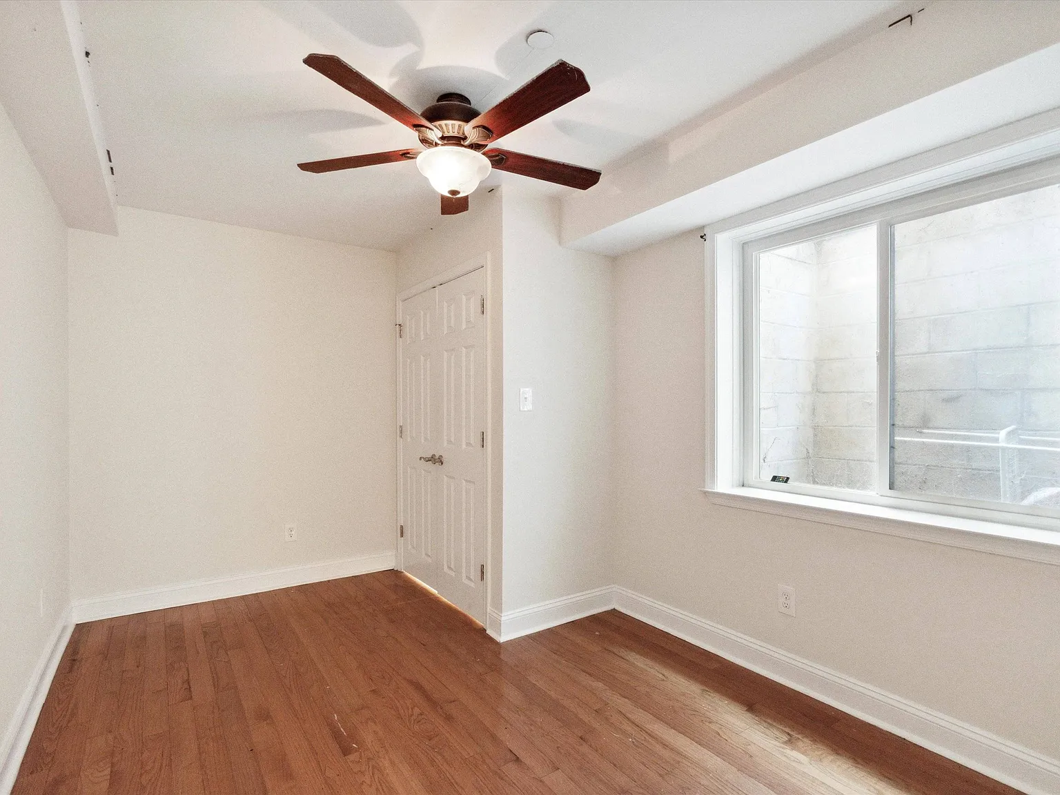 1424 Willington St — Photo 4
