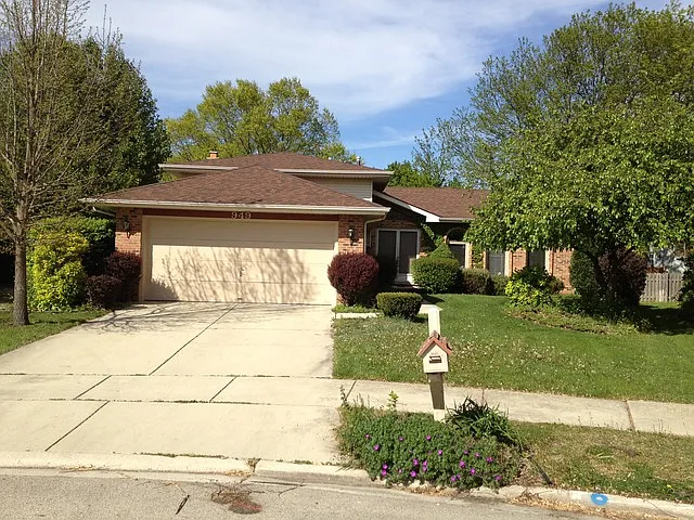 949 Greensboro Ct photo 1
