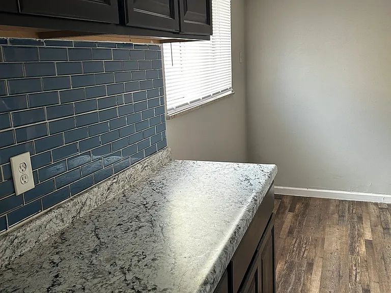 2611 W Wardcliffe Dr #A — Photo 10