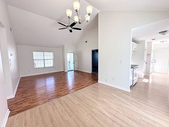 4th image of 40 Laurel Oaks Dr