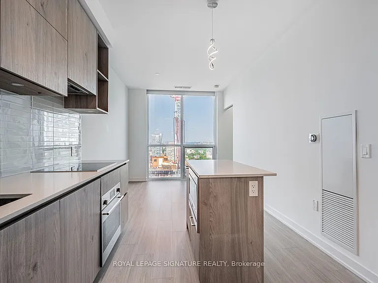 1 Yorkville Ave #3203 — Photo 3