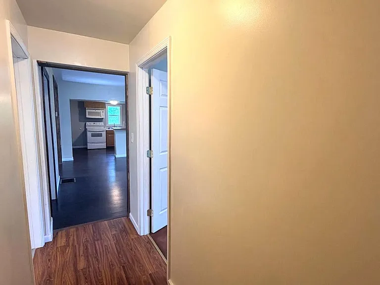 125 E Main St — Photo 3