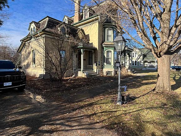 3rd image of 314 Beaver Dam St