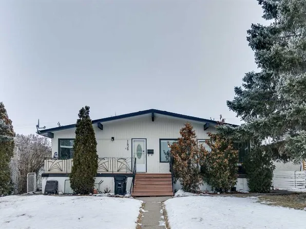 1440 W 45th St SW, Calgary, AB T3C 2C2