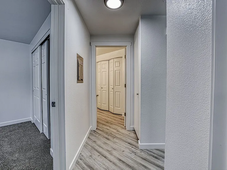 The Pines Apartments — Photo 23