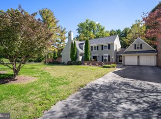 10210 Democracy Ln, Potomac, MD 20854