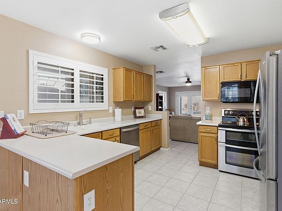 4th image of 3214 W Louise Drive