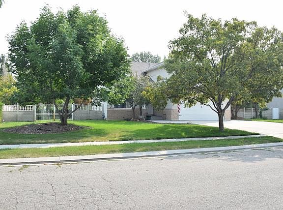 3rd image of 9879 S Congressional Way