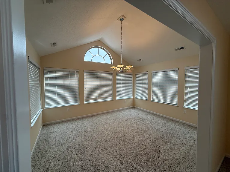 9335 Elizabeth Ln — Photo 13