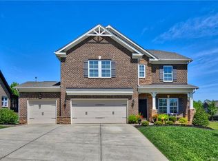 157 Oxford Dr, Mooresville, NC 28115
