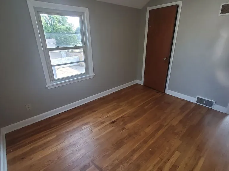 1018 E Wilbur Ave — Photo 11