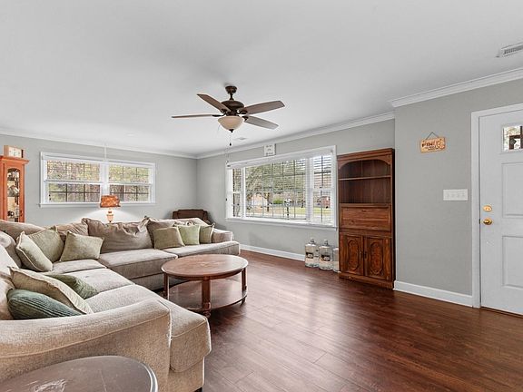 2nd image of 152 Busbee St.