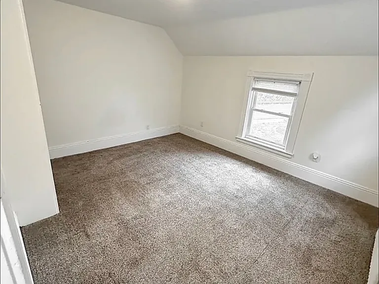 6 Laurel St #3 — Photo 4