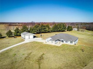 7845 Whisper Ridge Dr, Waterloo, IL 62298