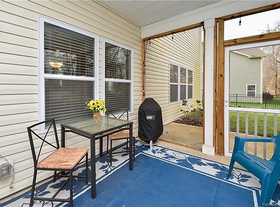 4th image of 4012 Bainbridge Pl #L182