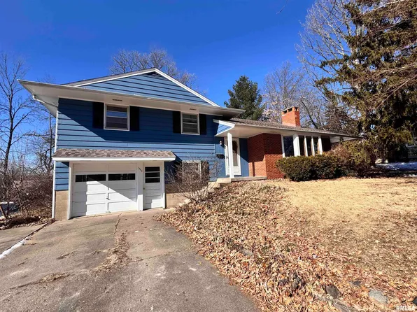 1345 Parkview Dr, Macomb, IL 61455