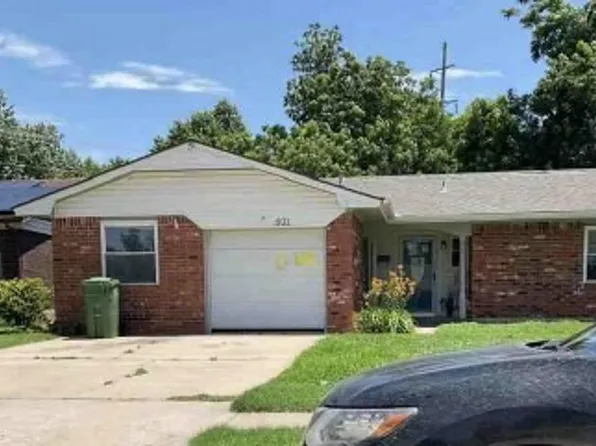 601 Oak Creek Dr, Yukon, OK 73099