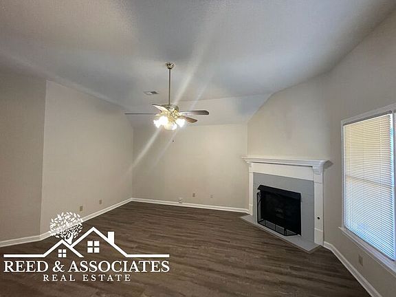 4th image of 3192 Garrison Park Cir