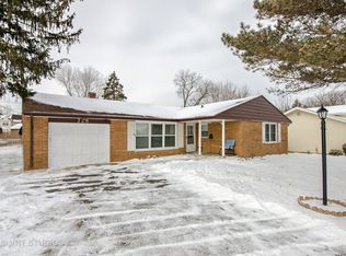 228 S River Rd, Fox River Grove, IL 60021