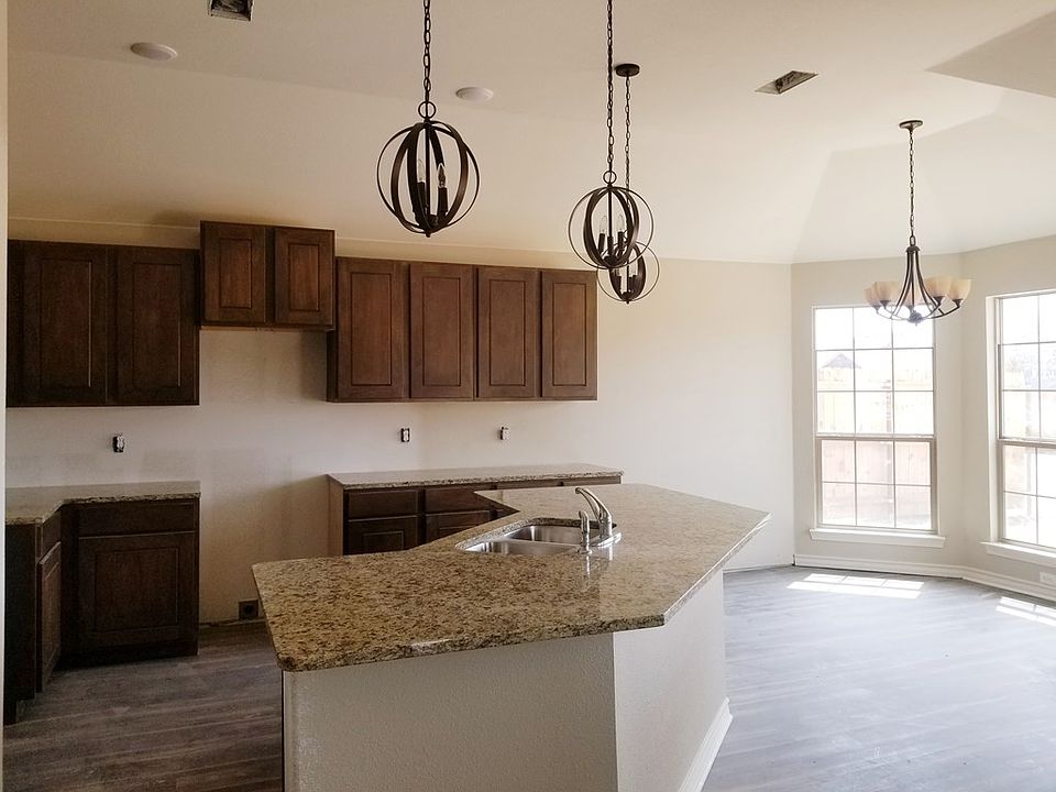 2nd image of 1913 Chesney Ln