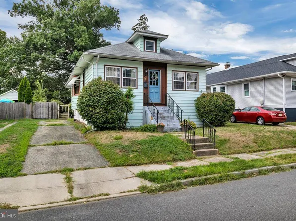 38 S Boulevard Ave, Maple Shade, NJ 08052