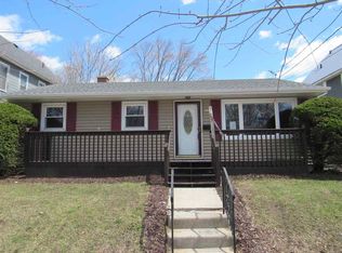 923 S 26th St, Manitowoc, WI 54220