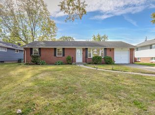 1813 Broadmoor Dr, Champaign, IL