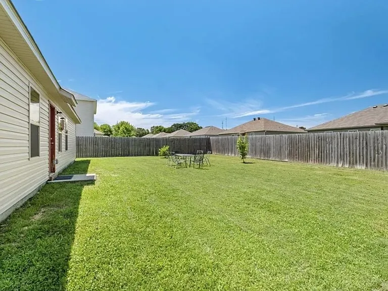 824 NW 68th Ave — Photo 7
