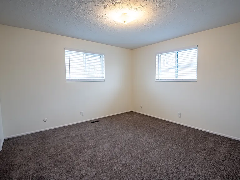 1692 S 550 W — Photo 4