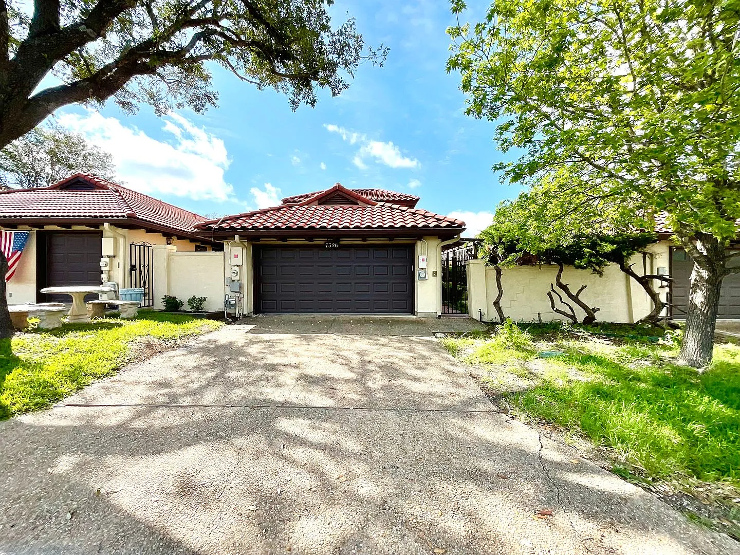 *Move In Special* 2 Bedroom Garden Style Villa Home In A Prime Location Near Shopping & Dining! — Photo 3