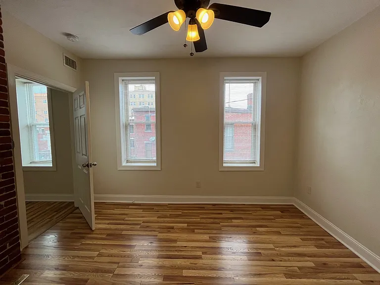 100 S 22nd St #13 — Photo 13